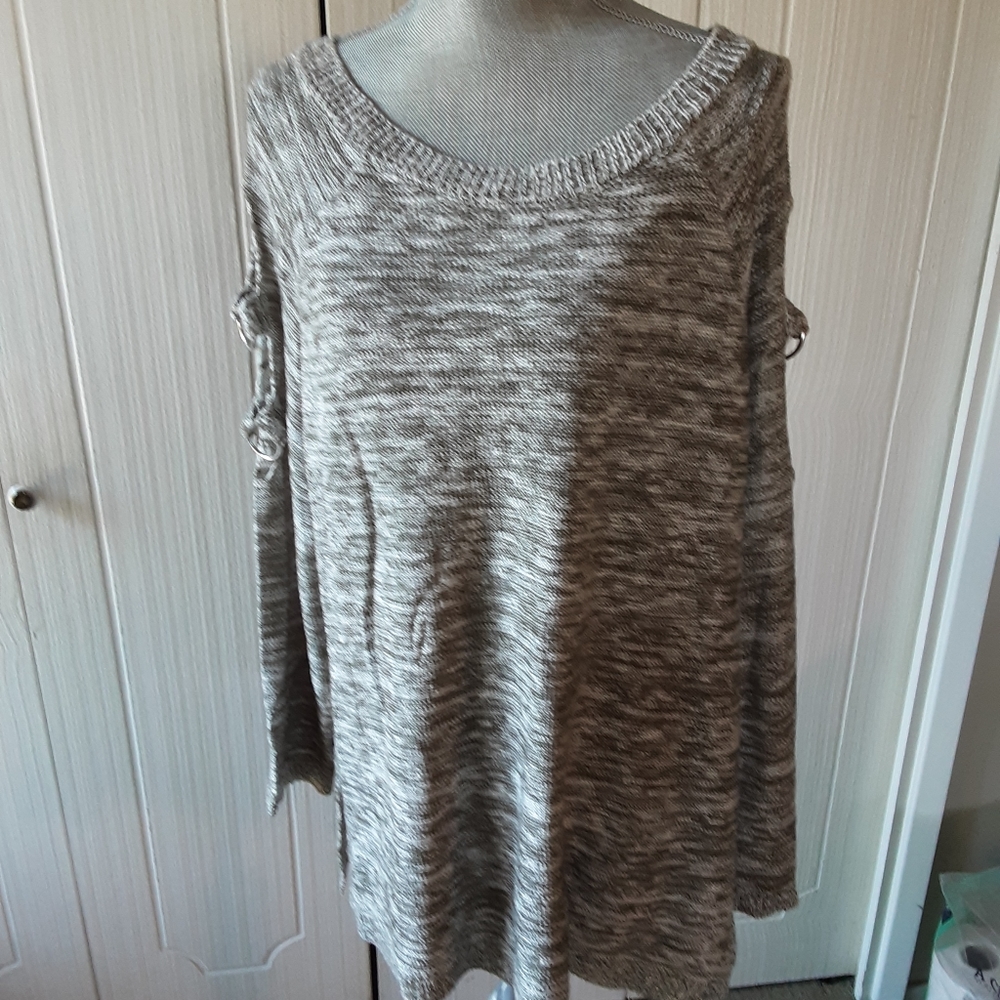 ABSOLUTELY Creative Worldwide Women's sweater